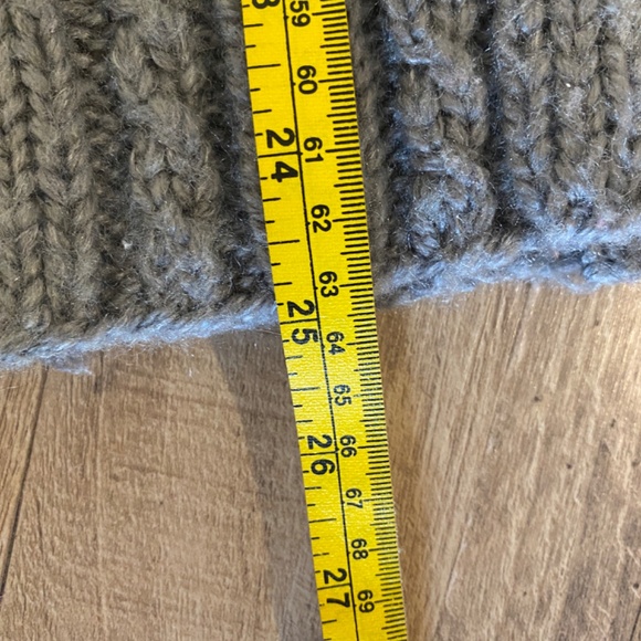 Vintage Cowichan-Style Hand-Knit Cardigan – Women’s M – Grey & Cream - Picture 9 of 9